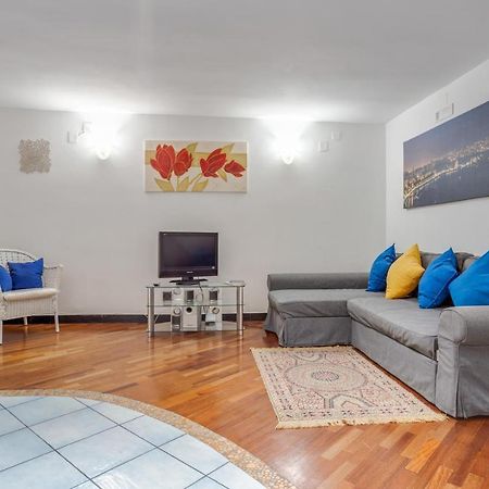Guesthost - Casa Querida Central & Elegant Flat Napoli Eksteriør billede