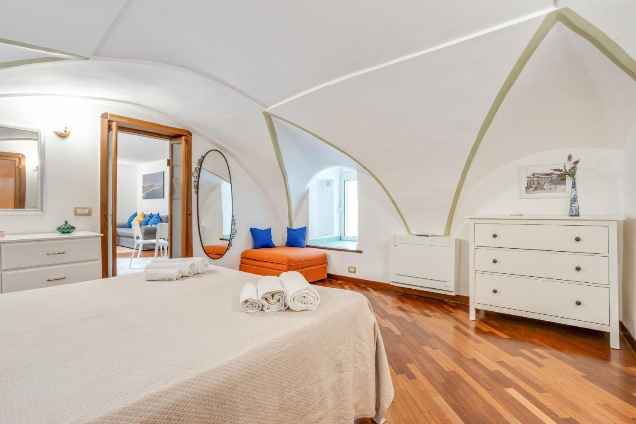 Guesthost - Casa Querida Central & Elegant Flat Napoli Eksteriør billede