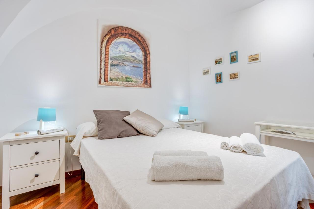 Guesthost - Casa Querida Central & Elegant Flat Napoli Eksteriør billede