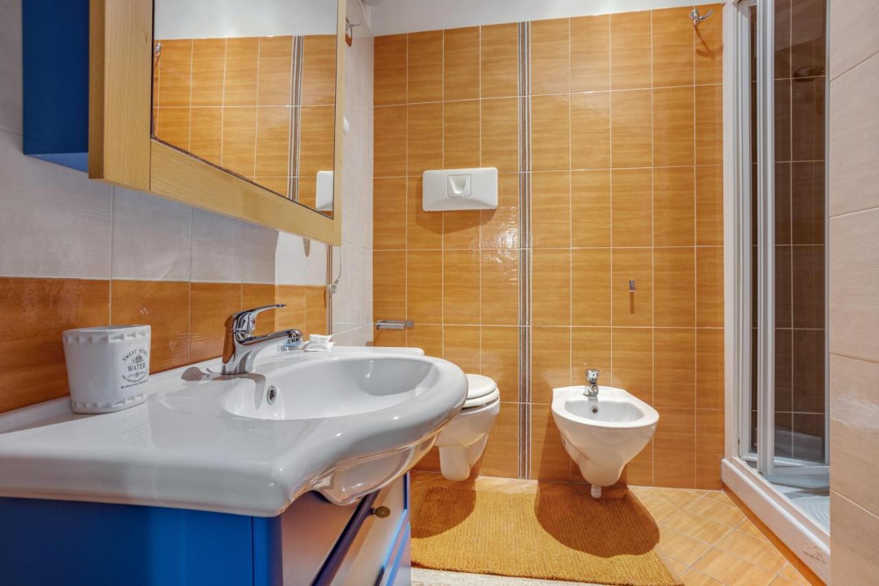 Guesthost - Casa Querida Central & Elegant Flat Napoli Eksteriør billede
