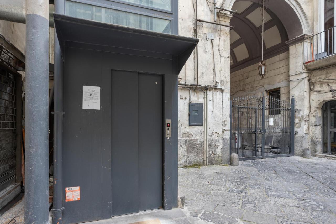 Guesthost - Casa Querida Central & Elegant Flat Napoli Eksteriør billede